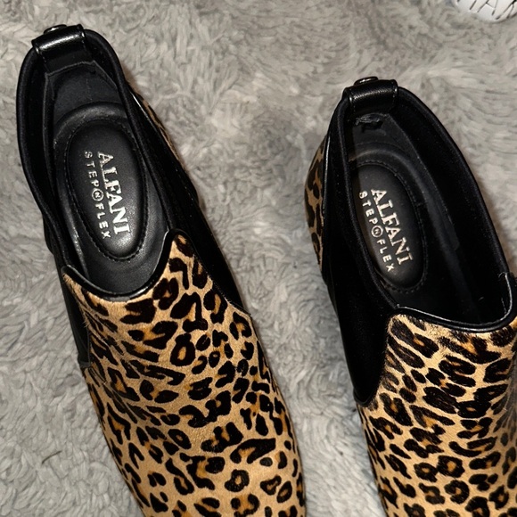 Alfani Hazzel Women’s Leopard, Ankle Bootie Calf Hair Size 7.5 - Picture 2 of 7